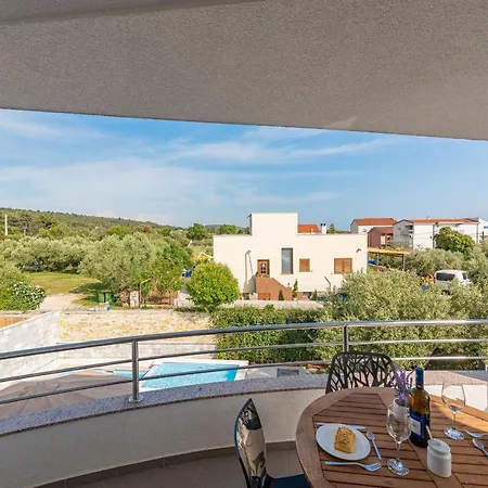 Julija Zadar Villa
