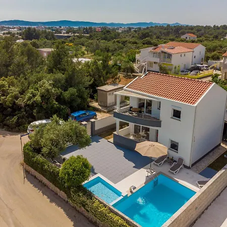 Julija Zadar *