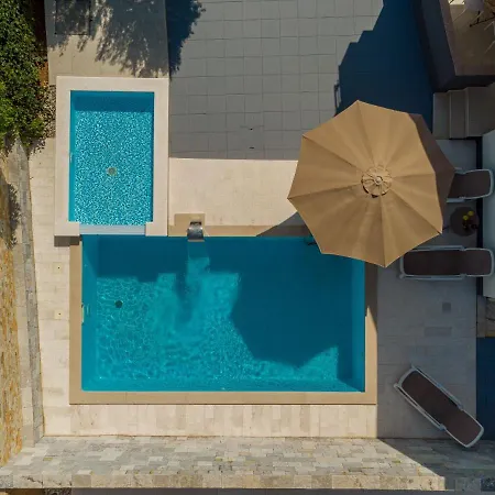 Julija Zadar Сукошан