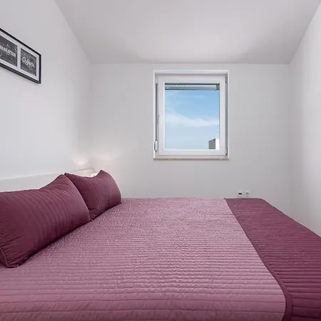 Julija Zadar Villa Sukosan
