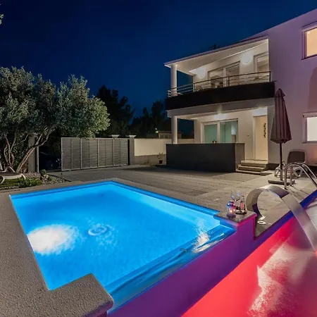 Julija Zadar Villa *