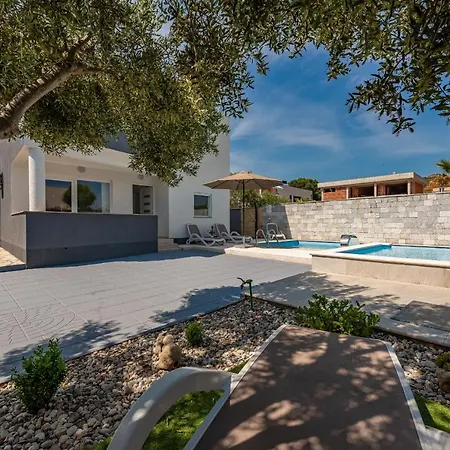 Вилла Julija Zadar *