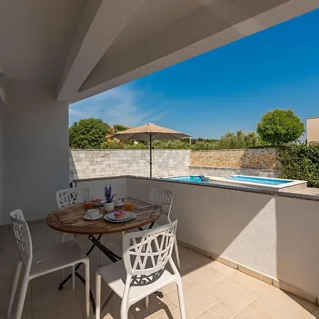 Julija Zadar Villa Sukošan