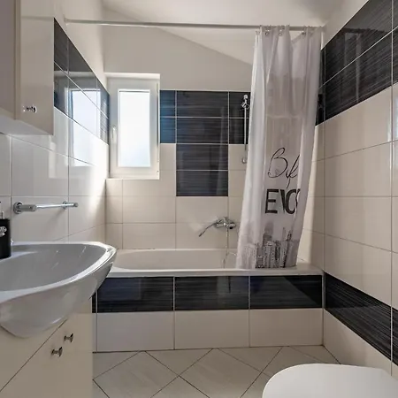 Julija Zadar Villa