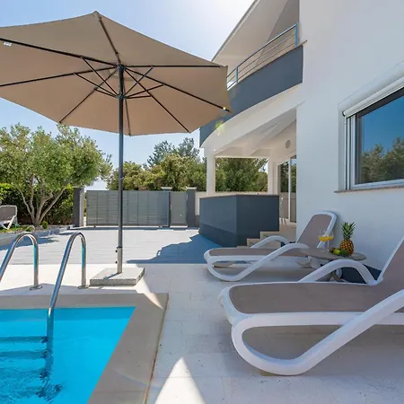 Вилла Julija Zadar *