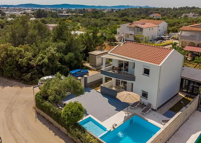 Julija Zadar *