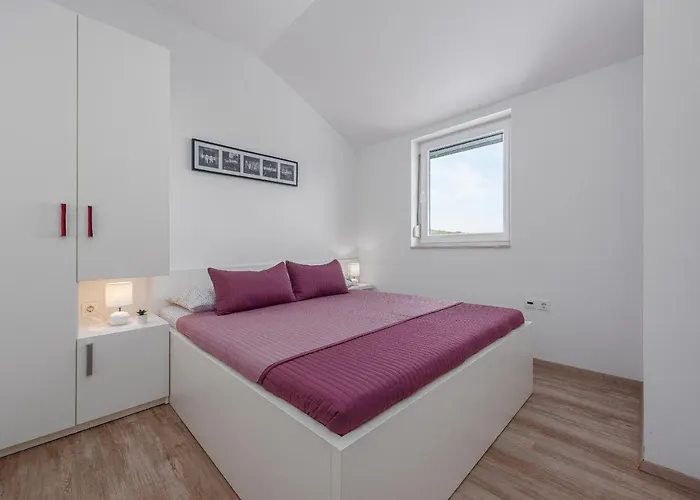 Julija Zadar * Сукошан