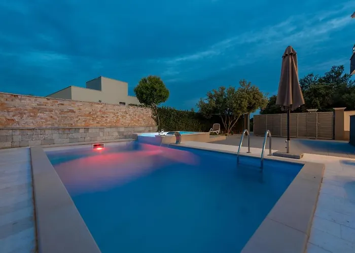 Julija Zadar * Сукошан