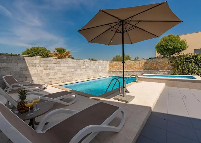 Julija Zadar * Сукошан