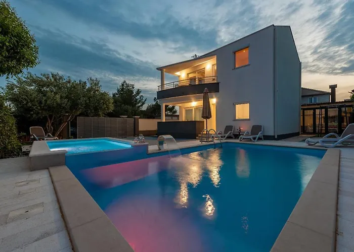 Julija Zadar * Сукошан